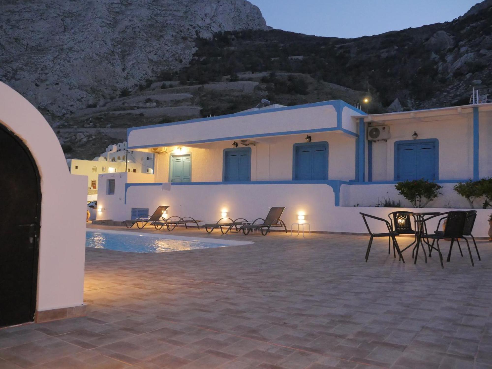 Ancient Thera Apartments Камарі Екстер'єр фото